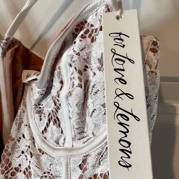 For love of Lemons, size XS, never worn with tags, white lace overlay - Picture 9 of 16